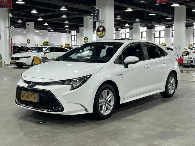 Toyota Corolla 2022, 1.8 л, вариатор (CVT), передний, пробег 35 000 км — авто из Китая с пробегом