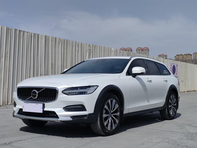 Volvo V90 2024, 2 л турбо, автомат, полный, пробег 1 000 км — авто из Китая с пробегом