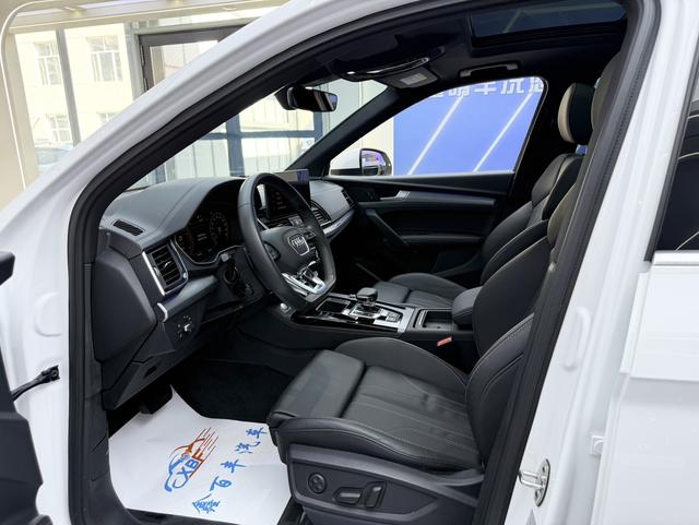 Audi Q5L Sportback 2022, фото 4