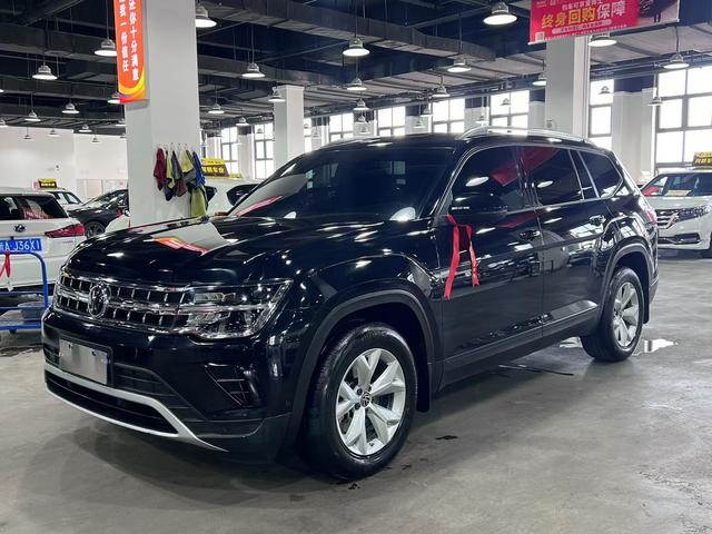 Volkswagen Teramont 2022, 2 л турбо, робот (DCT), полный, пробег 50 000 км — авто из Китая с пробегом