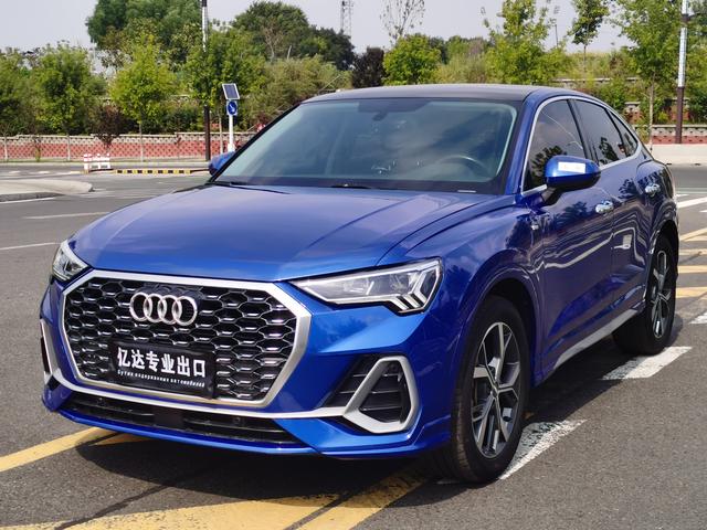 Audi Q3 Sportback 2022, 2 л турбо, робот (DCT), передний, пробег 41 000 км — авто из Китая с пробегом