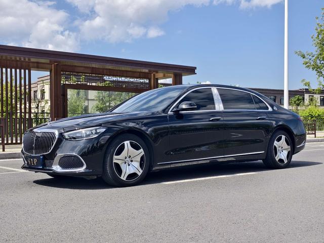 Mercedes-Benz Maybach S-Class 2023, 3 л турбо, автомат, полный, пробег 59 000 км — авто из Китая с пробегом