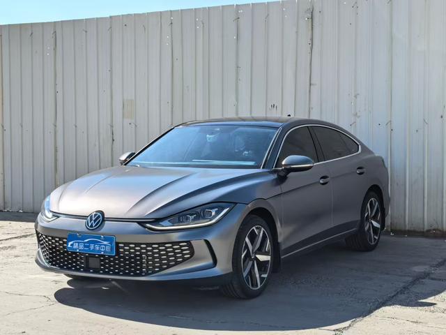 Volkswagen Lingdu 2024, 1.4 л турбо, робот (DCT), передний, пробег 11 000 км — авто из Китая с пробегом