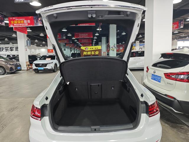 Volkswagen CC 2023, фото 14