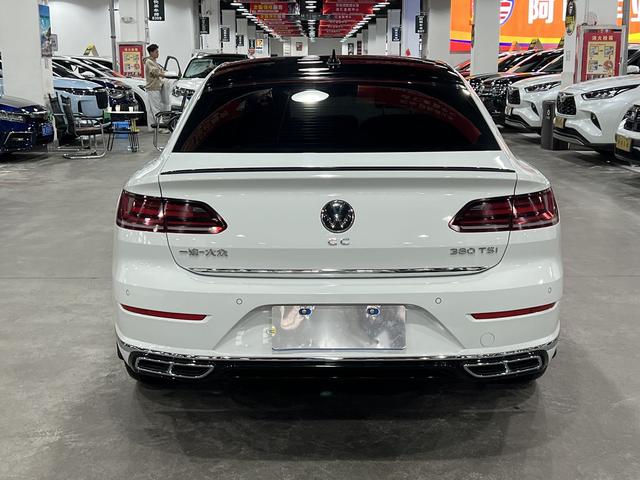 Volkswagen CC 2023, фото 17