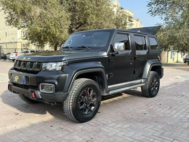 Beijing BJ40 2021, 2 л турбо, автомат, полный, пробег 110 000 км — авто из Китая с пробегом