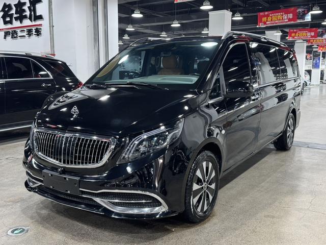 Mercedes-Benz Vito 2023, 2 л турбо, автомат, задний, пробег 30 000 км — авто из Китая с пробегом