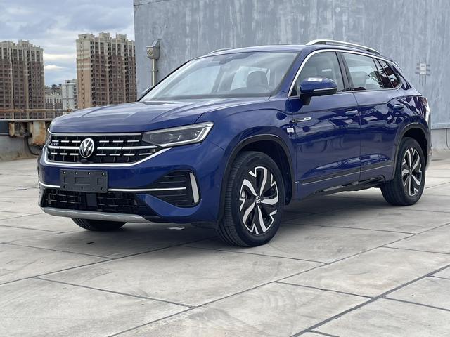 Volkswagen Tayron 2023, 1.4 л турбо, робот (DCT), передний, пробег 29 000 км — авто из Китая с пробегом