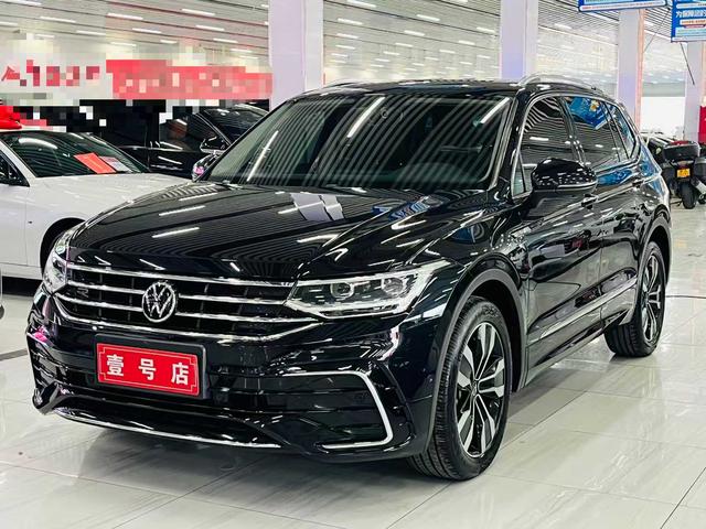 Volkswagen Tiguan 2022, 2 л турбо, робот (DCT), передний, пробег 99 400 км — авто из Китая с пробегом