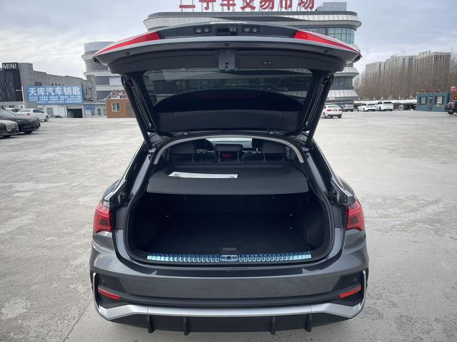 Audi Q3 Sportback 2022, фото 11