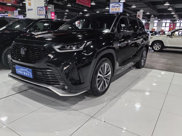 Toyota Crown 2024, 2.5 л, вариатор (CVT), полный, пробег 27 000 км — авто из Китая с пробегом
