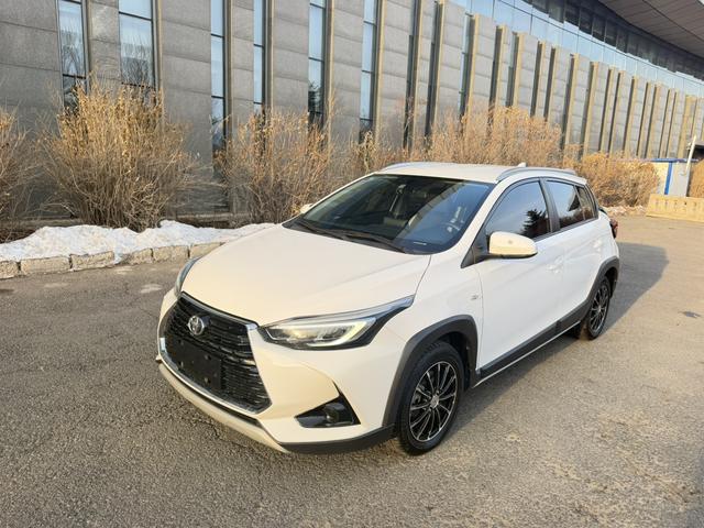 Toyota Yaris 2021, 1.5 л, вариатор (CVT), передний, пробег 54 000 км — авто из Китая с пробегом
