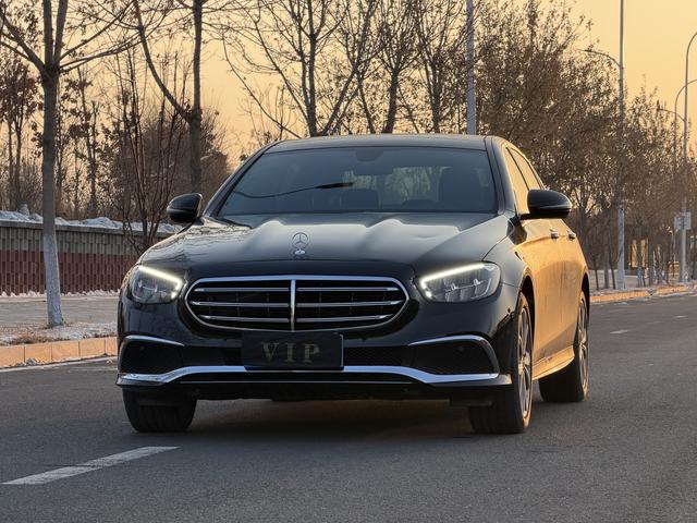 Mercedes-Benz E-Class 2023, 2 л турбо, автомат, задний, пробег 52 000 км — авто из Китая с пробегом