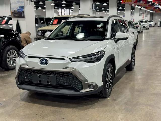 Toyota RAV4 2023, 2 л, вариатор (CVT), передний, пробег 13 000 км — авто из Китая с пробегом