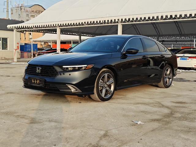 Honda Accord 2023, 1.5 л турбо, вариатор (CVT), передний, пробег 64 000 км — авто из Китая с пробегом