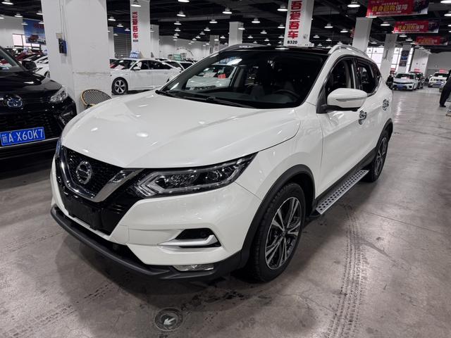 Nissan Qashqai 2022, 2 л, вариатор (CVT), передний, пробег 40 000 км — авто из Китая с пробегом