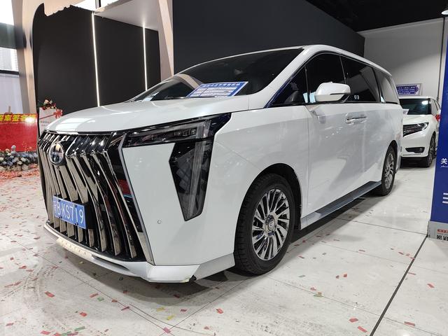 GAC M8 2023, 2 л турбо, вариатор (CVT), передний, пробег 53 000 км — авто из Китая с пробегом