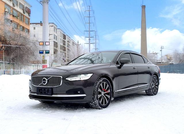 Volvo S90 2021, 2 л турбо, автомат, передний, пробег 90 000 км — авто из Китая с пробегом