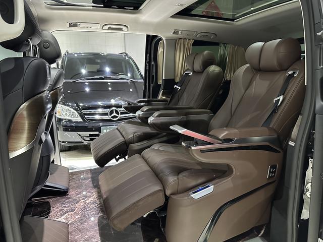 Mercedes-Benz V-Class 2022, фото 15