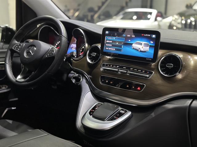 Mercedes-Benz V-Class 2022, фото 21