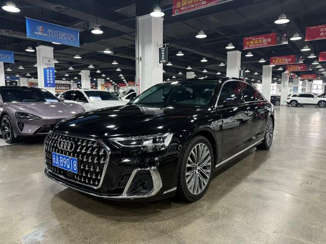 Audi A8 2023, 3 л турбо, автомат, полный, пробег 37 000 км — авто из Китая с пробегом