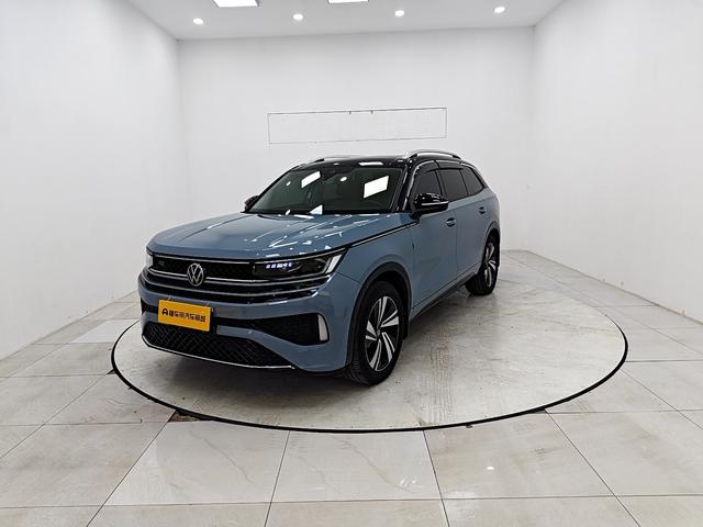 Volkswagen Tiguan 2023, 2 л турбо, робот (DCT), полный, пробег 35 200 км — авто из Китая с пробегом