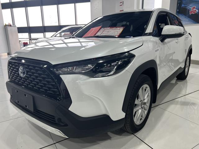 Toyota Corolla Cross 2024, 2 л, вариатор (CVT), передний, пробег 23 000 км — авто из Китая с пробегом