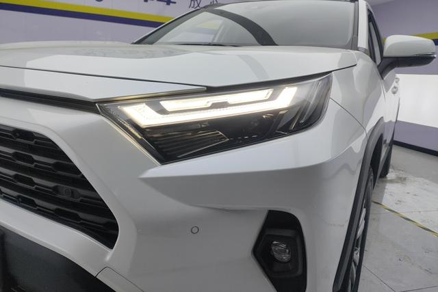 Toyota RAV4 2022, фото 2