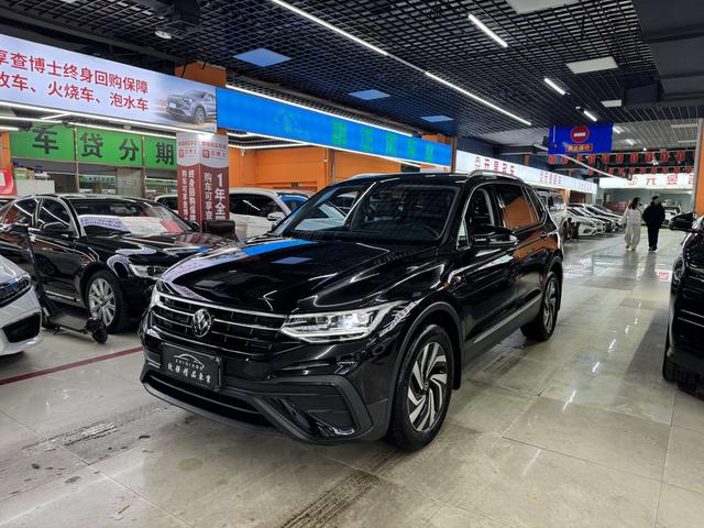 Volkswagen Tiguan 2025, 1.5 л турбо, робот (DCT), передний, пробег 14 000 км — авто из Китая с пробегом