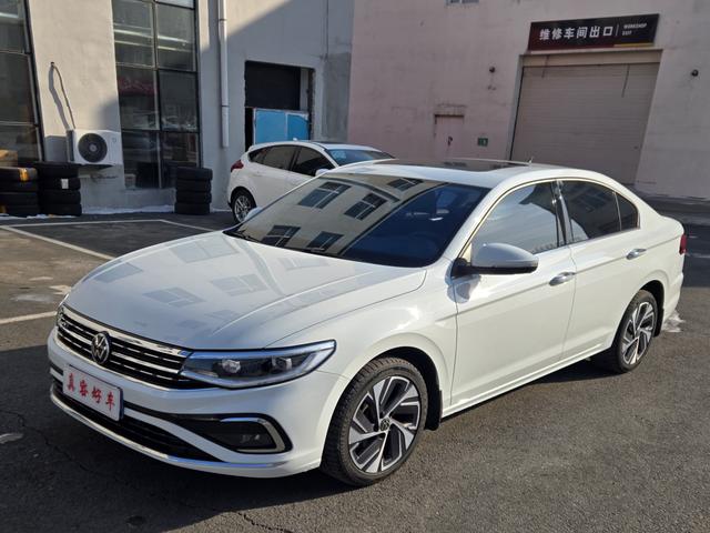 Volkswagen Bora 2023, 1.2 л турбо, робот (DCT), передний, пробег 48 000 км — авто из Китая с пробегом
