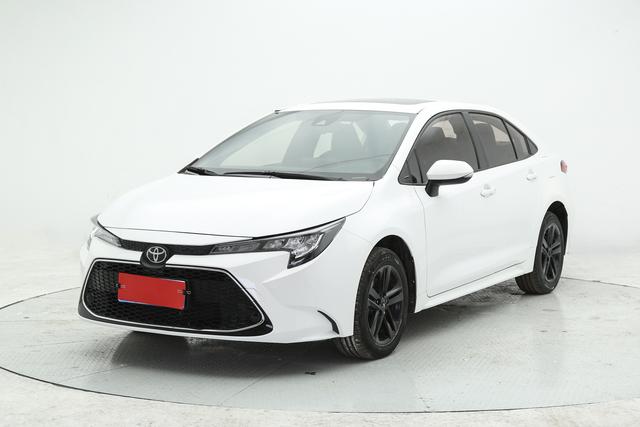 Toyota Corolla 2022, 1.2 л турбо, вариатор (CVT), передний, пробег 45 000 км — авто из Китая с пробегом