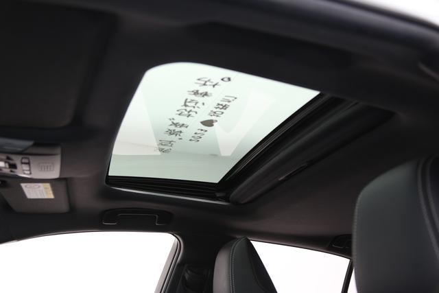Toyota Corolla 2022, фото 16