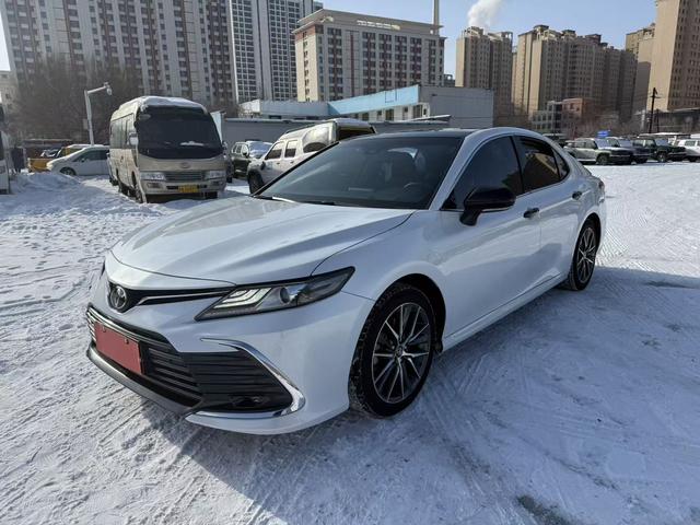 Toyota Camry 2023, 2.5 л, автомат, передний, пробег 53 000 км — авто из Китая с пробегом
