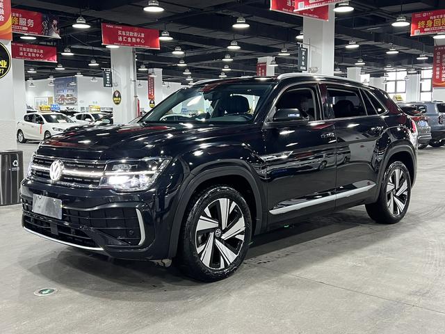 Volkswagen Teramont 2024, 2 л турбо, робот (DCT), полный, пробег 59 000 км — авто из Китая с пробегом