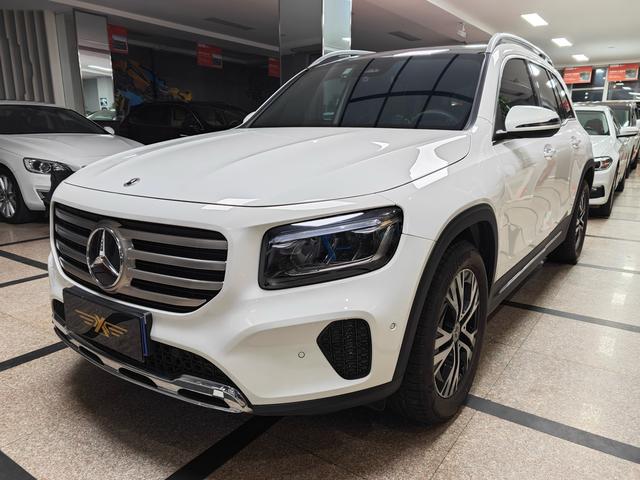Mercedes-Benz GLB 2024, 2 л турбо, робот (DCT), передний, пробег 16 000 км — авто из Китая с пробегом