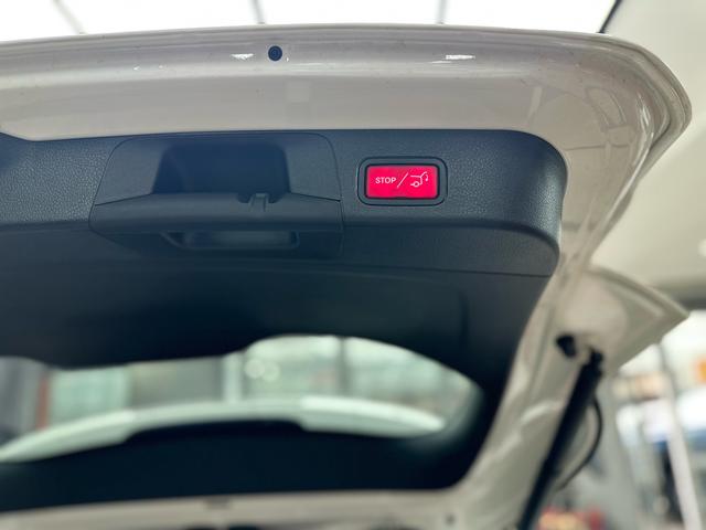 Mercedes-Benz GLB 2024, фото 13