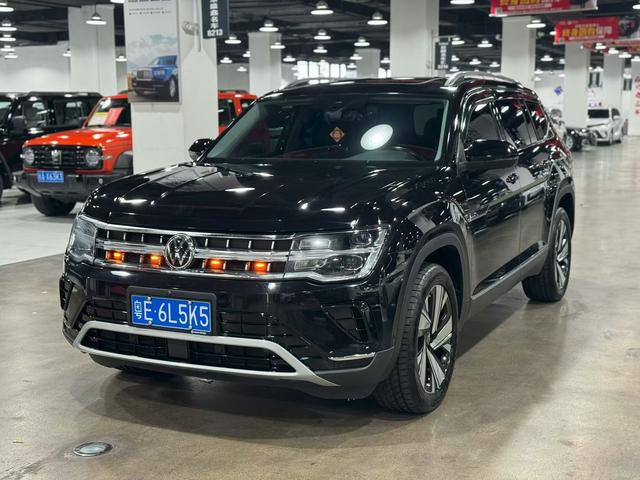Volkswagen Teramont 2024, 2 л турбо, робот (DCT), полный, пробег 15 000 км — авто из Китая с пробегом