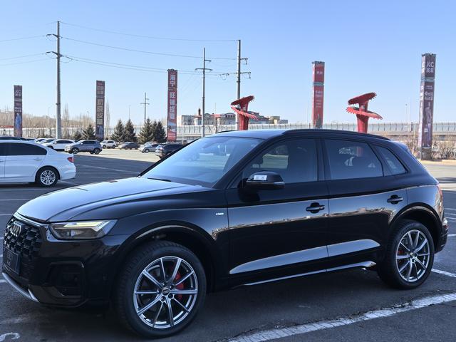 Audi Q5L 2022, 2 л турбо, робот (DCT), полный, пробег 56 000 км — авто из Китая с пробегом