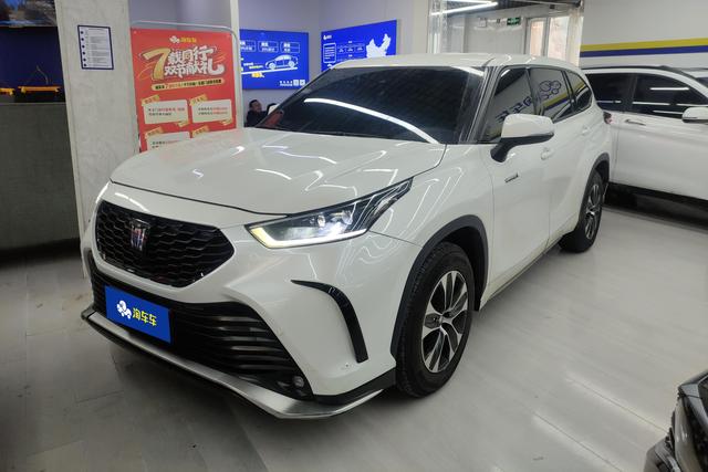 Toyota Crown 2021, 2.5 л, вариатор (CVT), полный, пробег 128 500 км — авто из Китая с пробегом