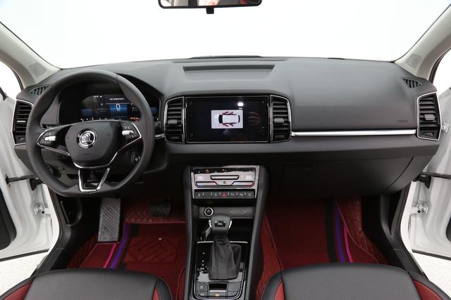Skoda Karoq 2023, фото 11