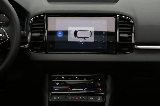 Skoda Karoq 2023, фото 16