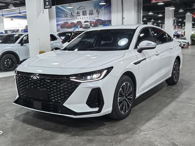 Chery Fengyun A8 2024, 1.5 л турбо, 1-ст. DHT (гибридный), передний, пробег 14 000 км — авто из Китая с пробегом