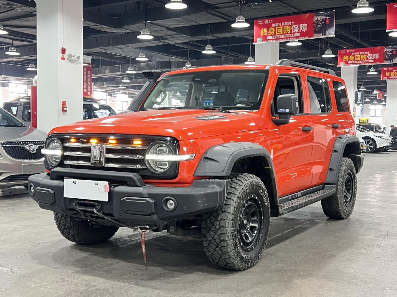 Tank 300 2022, 2 л турбо, автомат, полный, пробег 56 000 км — авто из Китая с пробегом