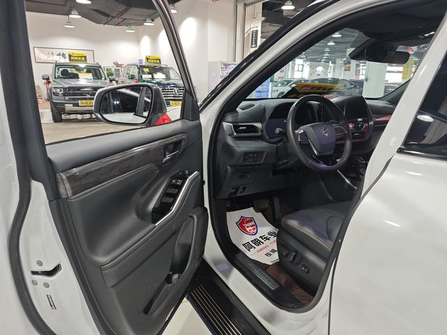 Toyota Crown 2024, фото 9