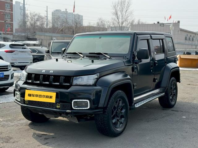Beijing BJ40 2024, 2 л турбо, автомат, полный, пробег 40 000 км — авто из Китая с пробегом