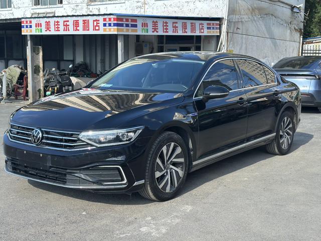 Volkswagen Passat 2022, 1.4 л турбо, робот (DCT), передний, пробег 78 000 км — авто из Китая с пробегом