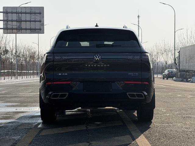 Volkswagen Tiguan 2024, фото 4