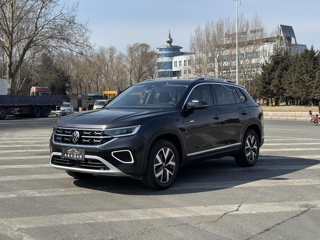 Volkswagen Tayron 2024, 1.5 л турбо, робот (DCT), передний, пробег 14 000 км — авто из Китая с пробегом