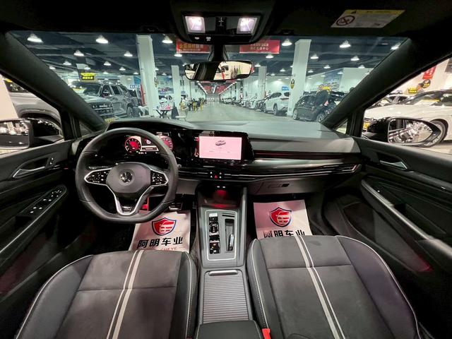 Volkswagen Golf 2023, фото 6