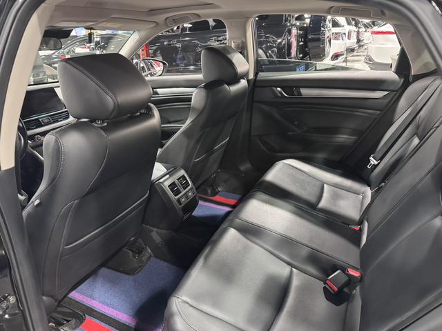 Honda Accord 2022, фото 5